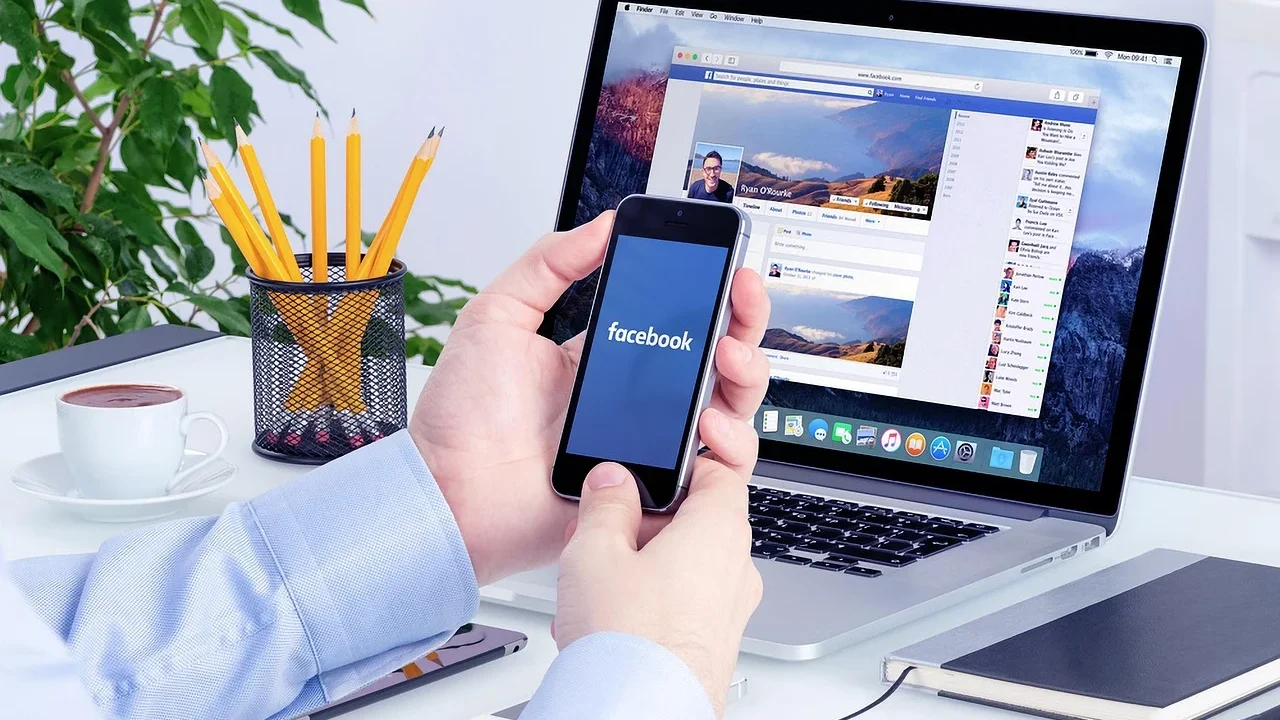 Social Media Laptop Screen Smartphone App